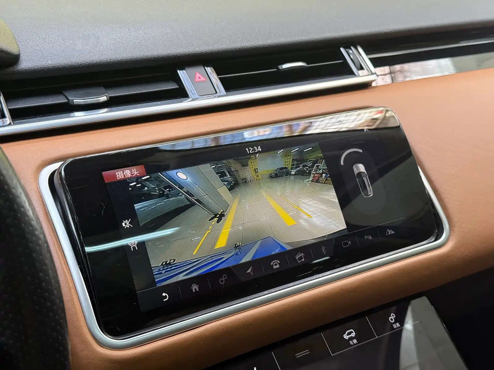 Фото 21 - Land Rover Range Rover Velar