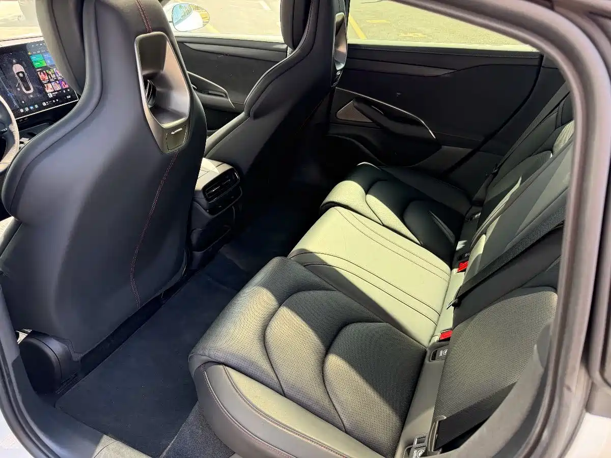 XIAOMI CAR XIAOMI SU7