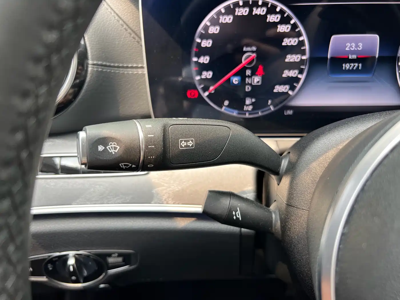 Mercedes-Benz CLS 2018 CLS 300 Luxury фото 33