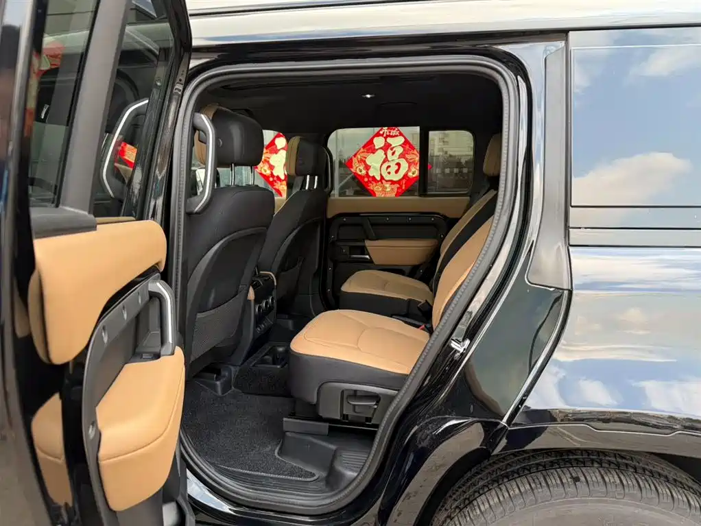 Land Rover Defender 2025 130 3.0T P400 7-Seater Luxury Edition фото 10