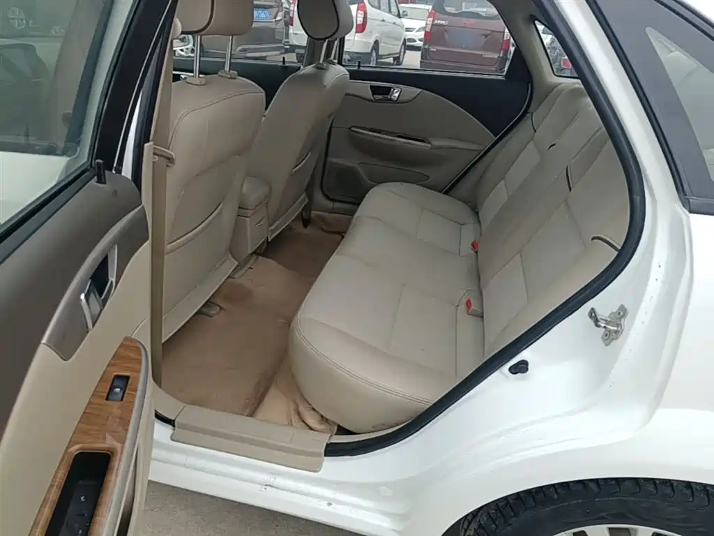Buick Excelle 2015 1.5L Automatic Classic фото 13