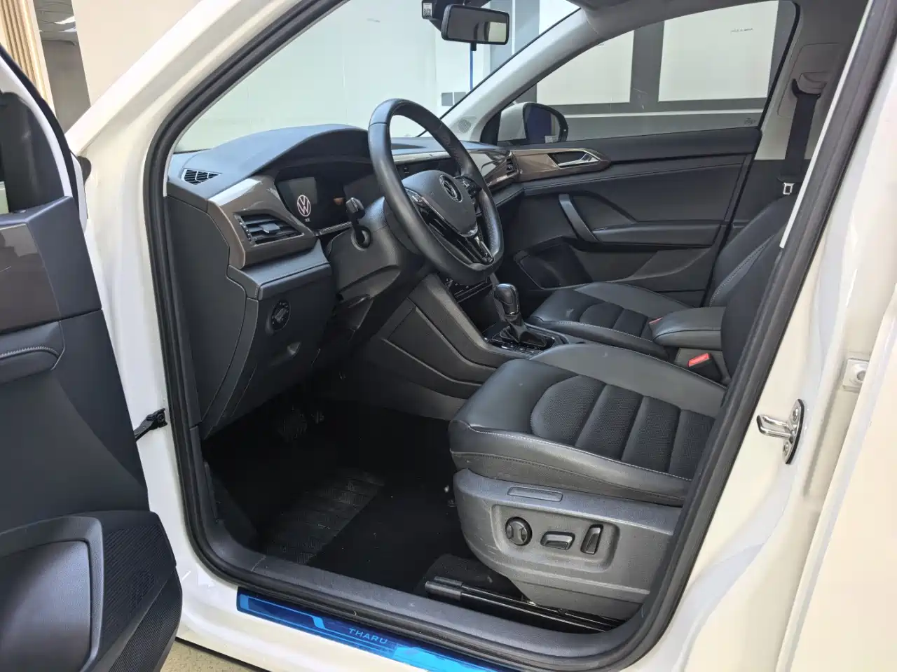 Volkswagen Tharu 2022 280TSI FWD Luxury Edition фото 9