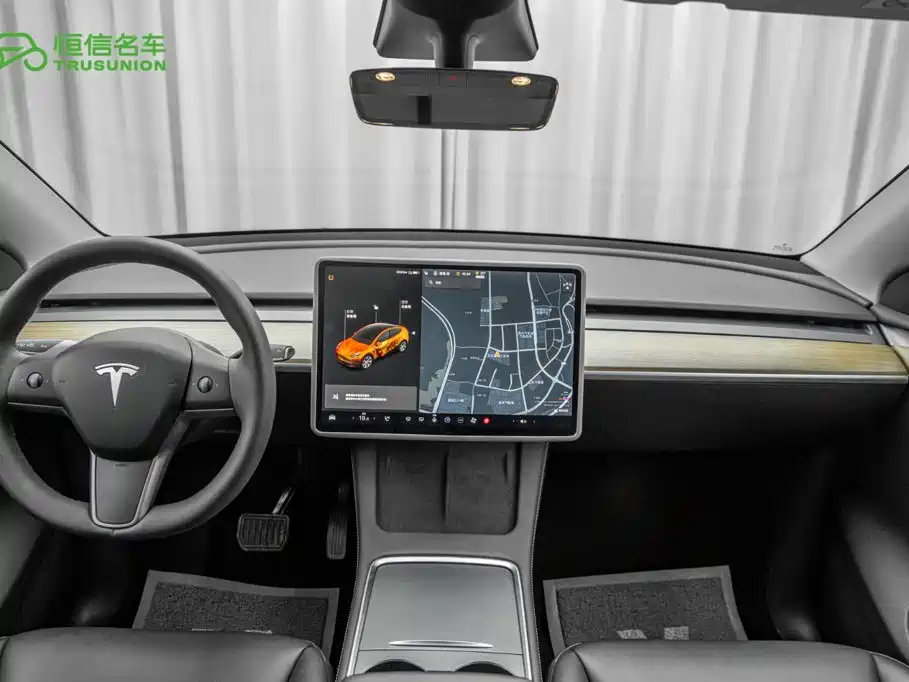 Фото 13 - Tesla Model Y