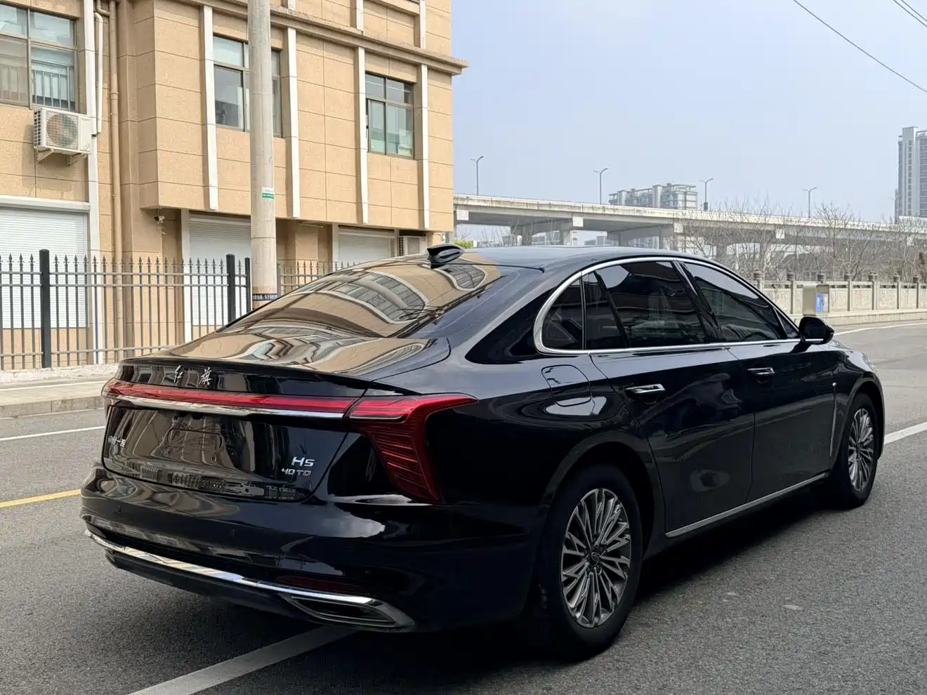 Hongqi H5 2025 1.5T DCT Flag Rhythm 500,000 Units Memorial Edition фото 14
