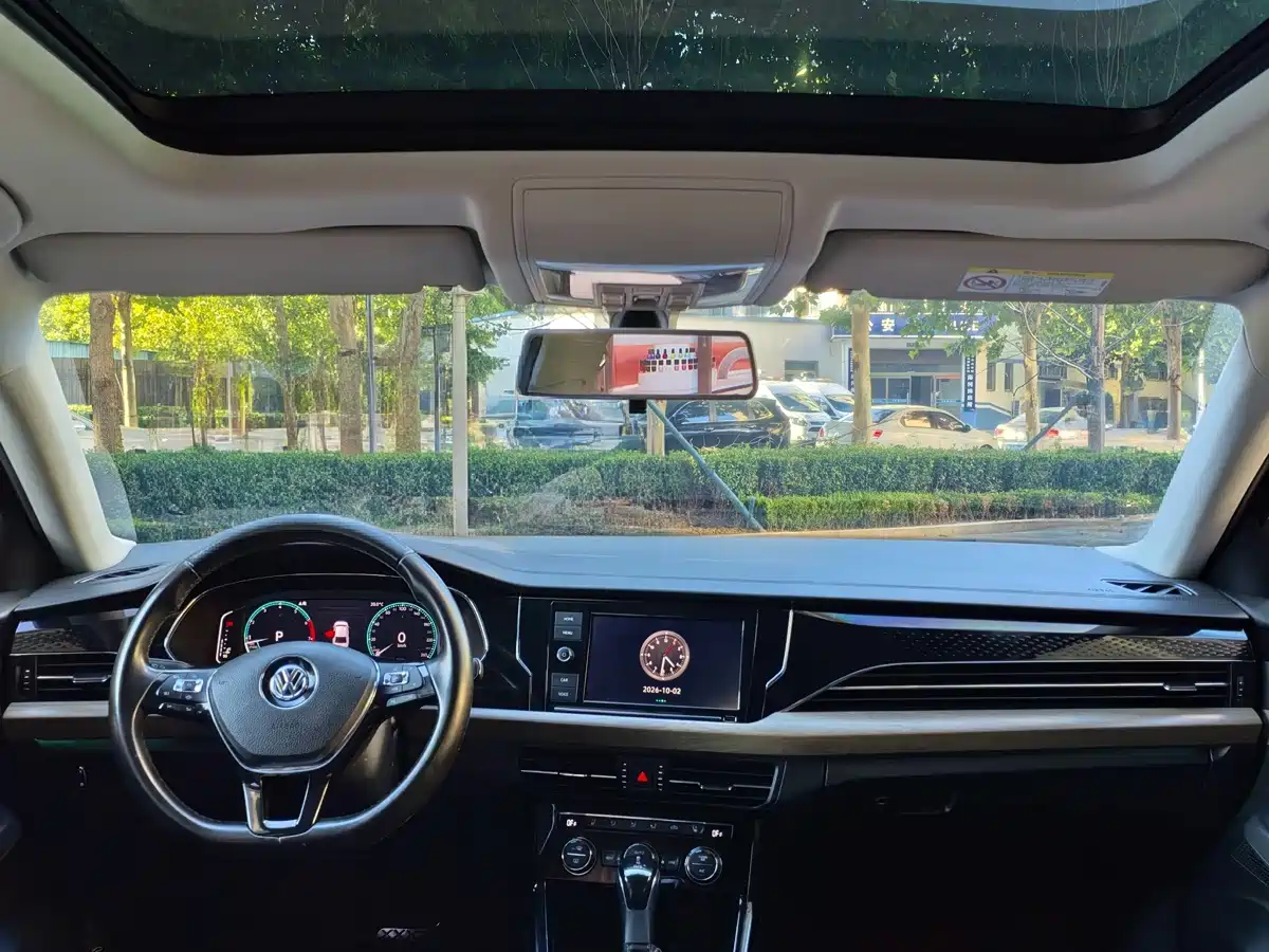 Photo 10 - Volkswagen Passat