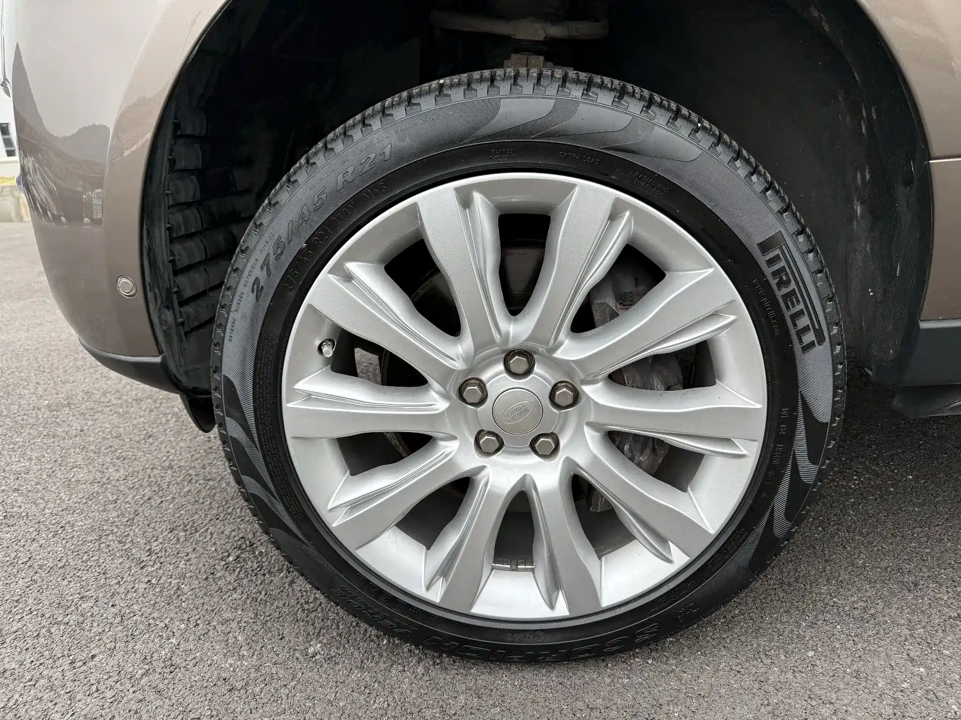 Photo 9 - Land Rover Range Rover