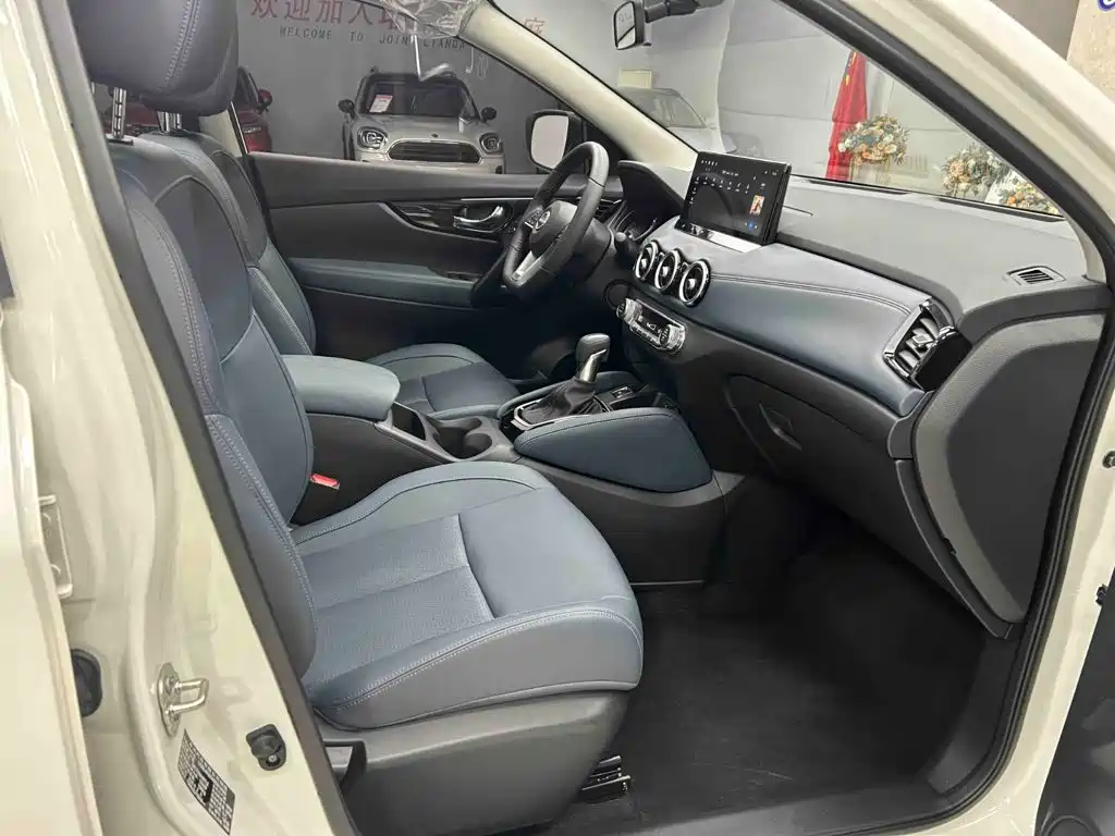 Nissan Qashqai 2025 2025 Honor 2.0L CVT XV+ Leading Edition