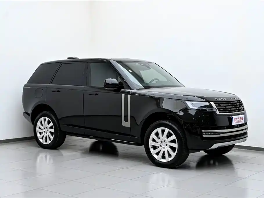 Land Rover Range Rover 2023 3.0 L6 360PS Golden Age Edition фото 4