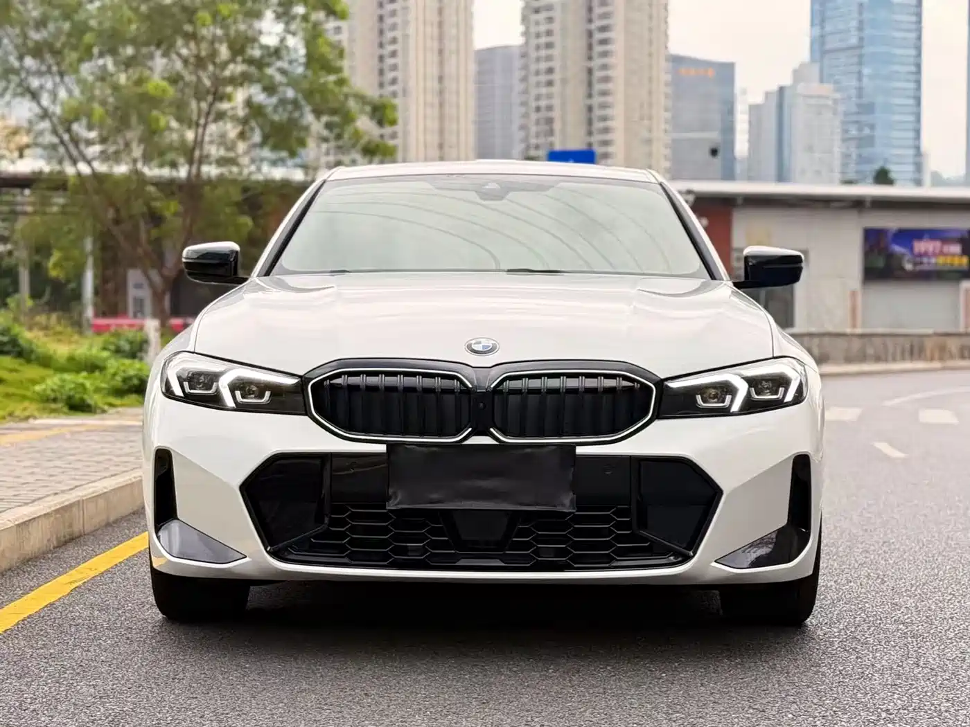 BMW 3 Series 2025 330Li M Sport Night Edition фото 2