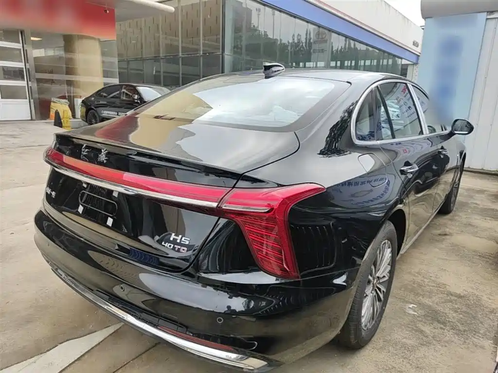 Hongqi H5 2025 2.0T Automatic Qixiang 500,000 Units Commemorative Edition фото 7