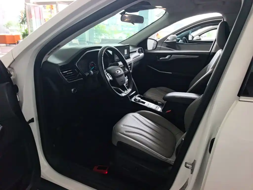 Ford Escape 2021 2020 EcoBoost 245 2WD Premium Edition