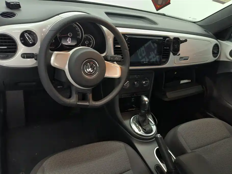 Volkswagen Beetle 2014 1.4TSI Fashion Edition фото 12