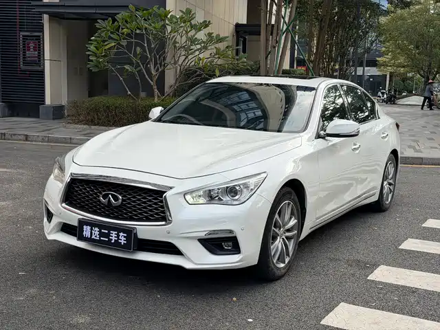INFINITI Q50L