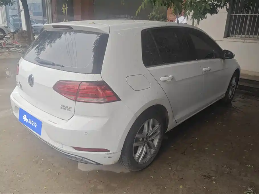 Volkswagen Golf 2018 230TSI Automatic Comfort фото 3