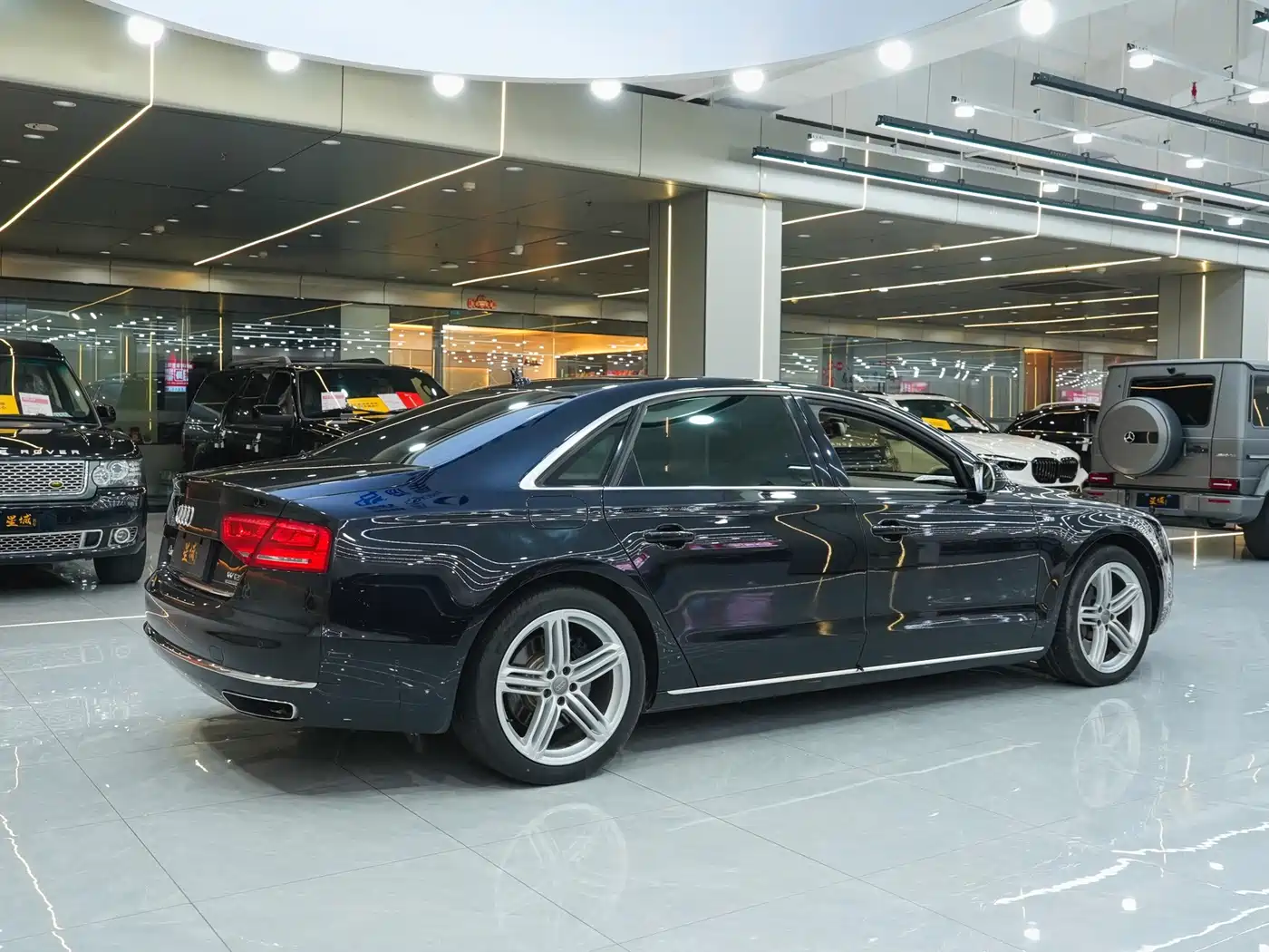 Audi A8 2012 A8L 6.3 FSI W12 quattro фото 4