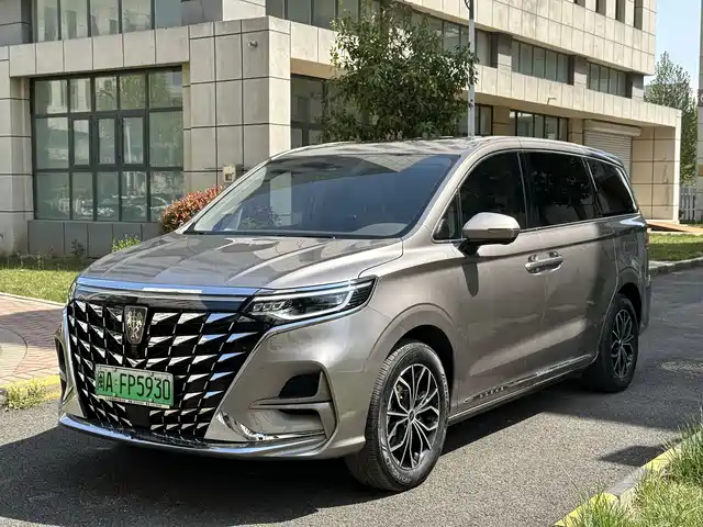 Roewe Roewe iMAX8 EV 2025 1.5T DMH Land Luxury Edition