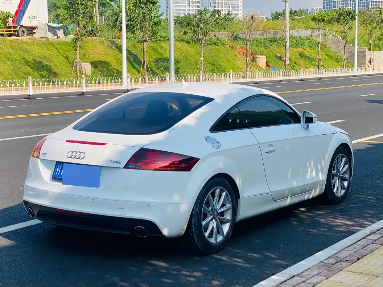Audi TT 2011 TT Coupe 2.0TFSI фото 7
