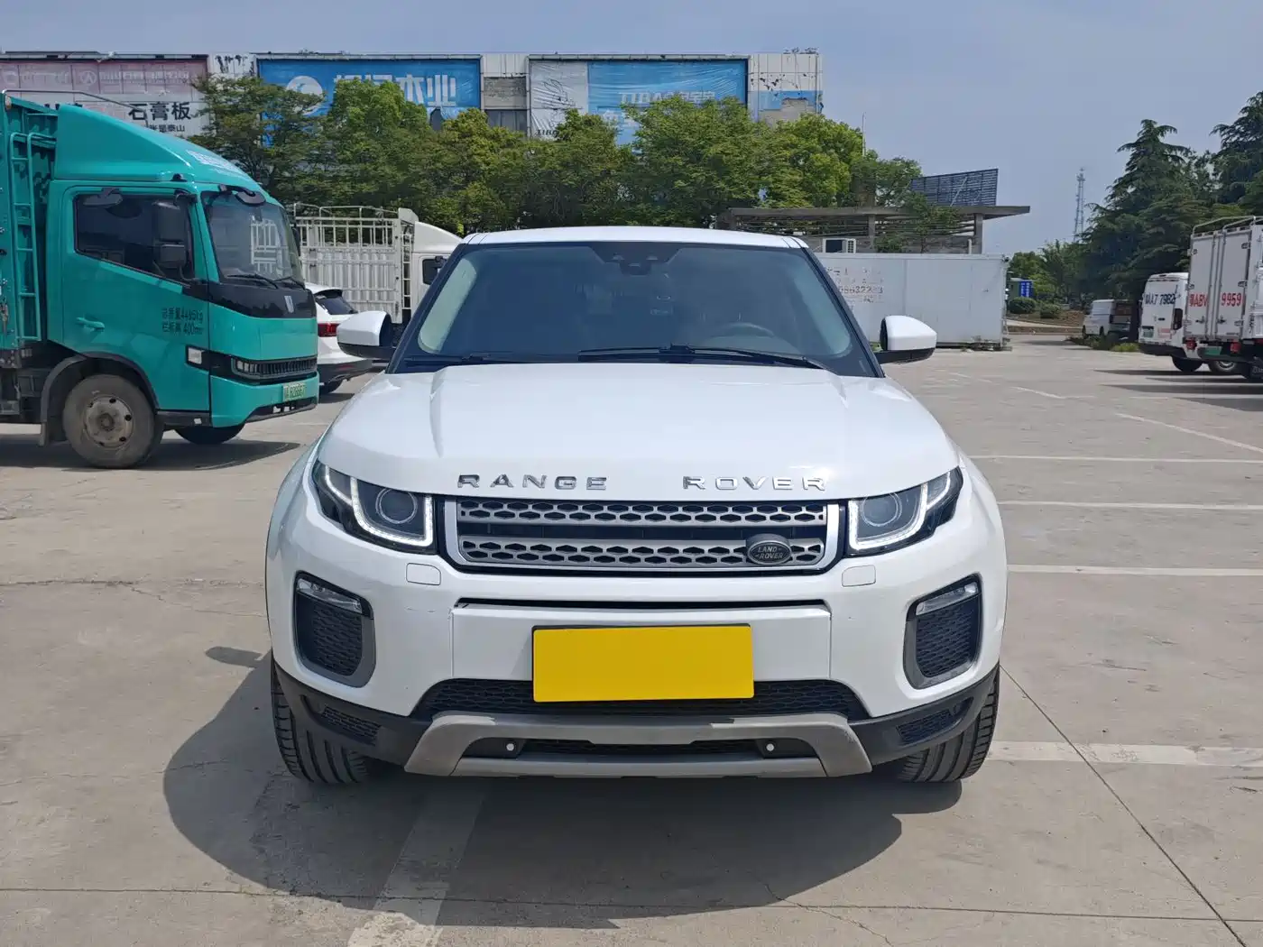 Land Rover Range Rover Evoque 2017 2.0T SE Smart Shine Edition фото 2