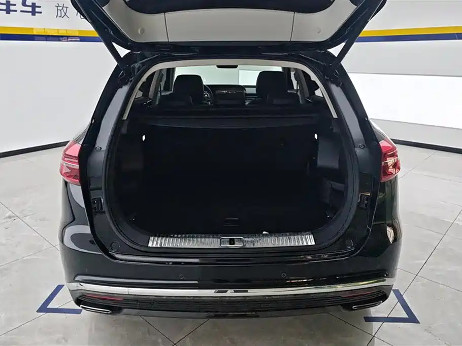 Hongqi HS5 2022 Facelift 2.0T Smart Flag Enjoyment Edition фото 4