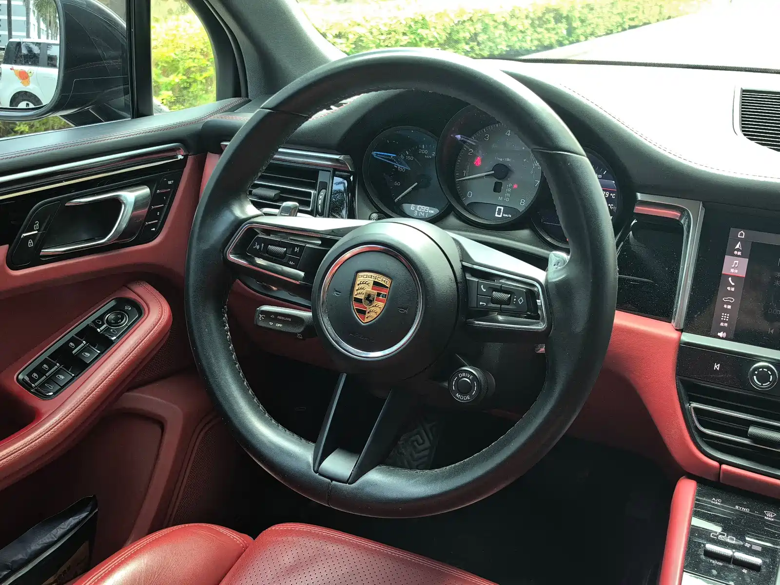 Photo 6 - Porsche Macan