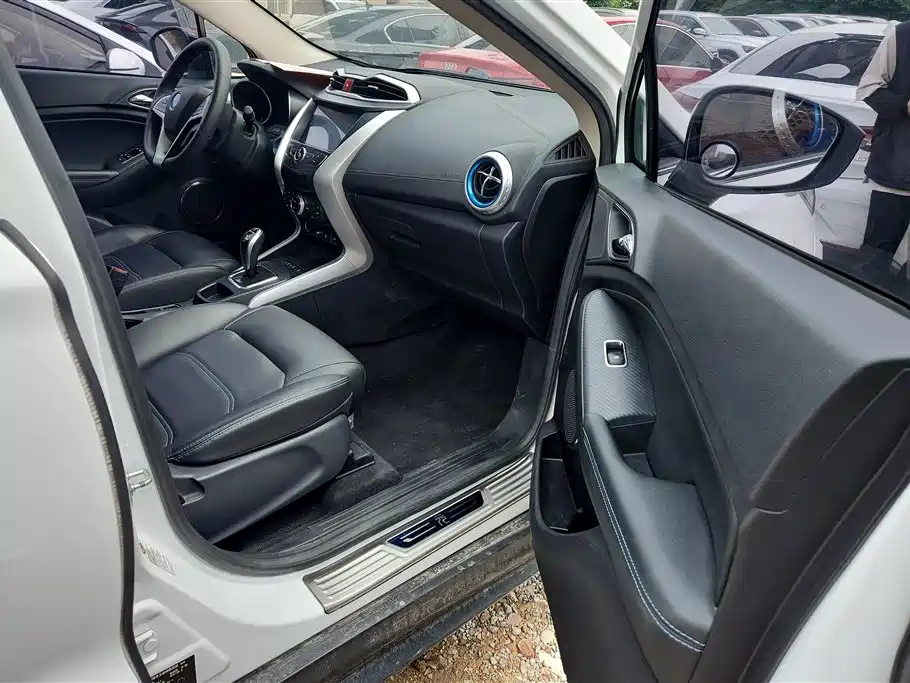 BYD Yuan New Energy 2018 EV360 Smart Connected Cool Type фото 8