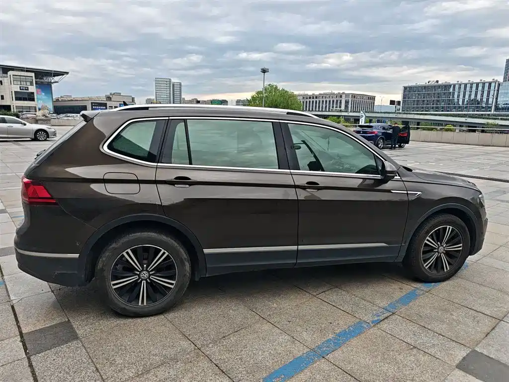 Volkswagen Tiguan L 2017 330TSI Automatic 2WD Flagship Edition фото 22