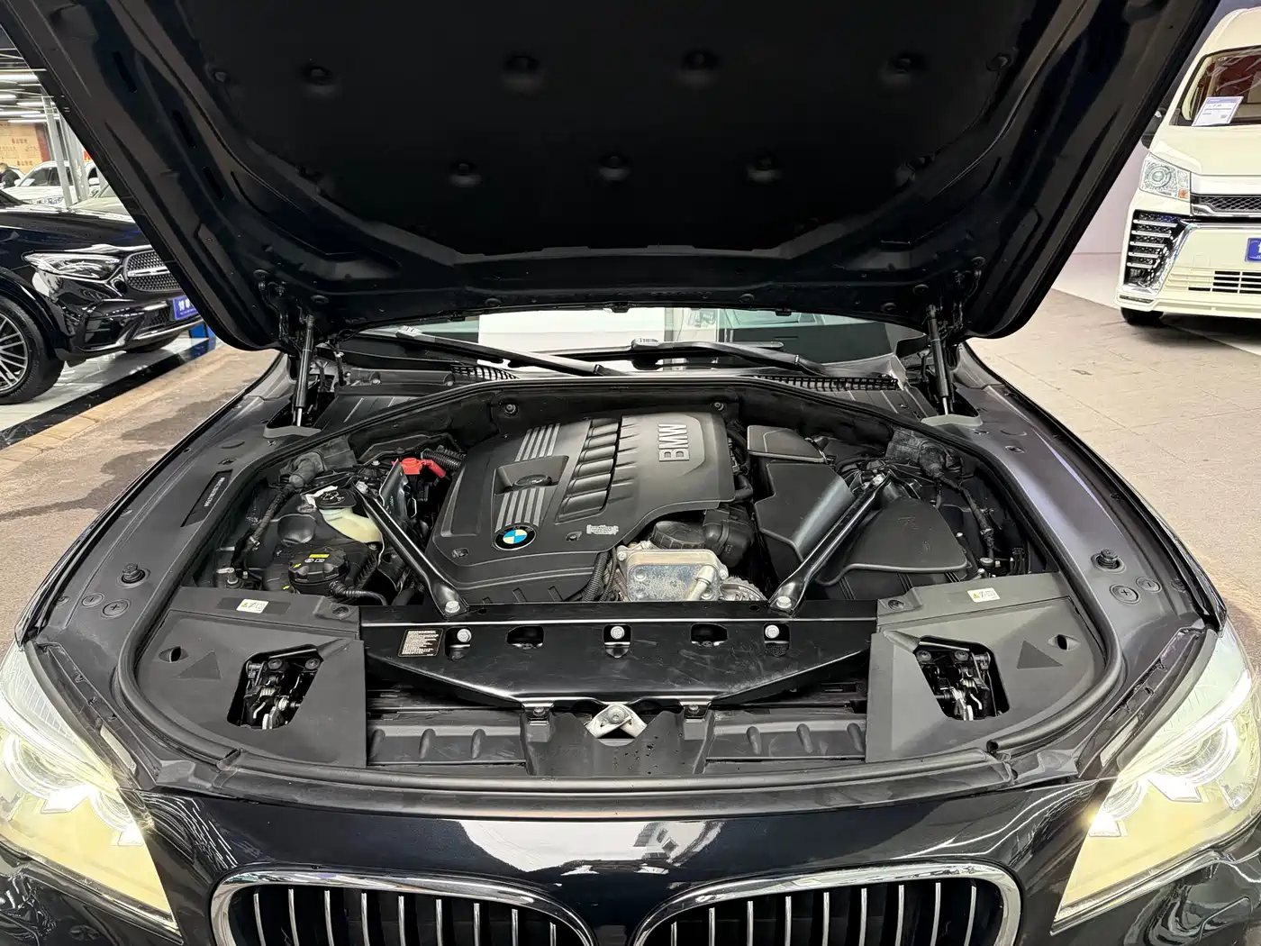 BMW 7 Series 2014 730Li Premium фото 24