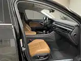 Photo 17 - Audi A8