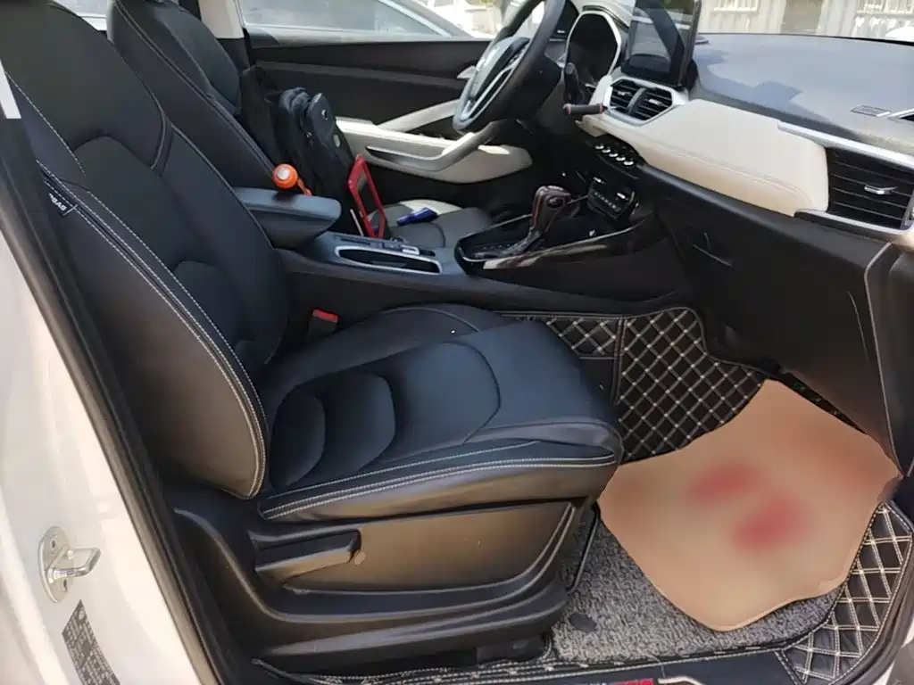 Baojun 530 2019 2019 1.5T CVT Premium China V