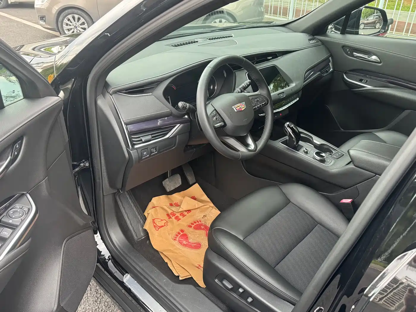 CADILLAC XT4