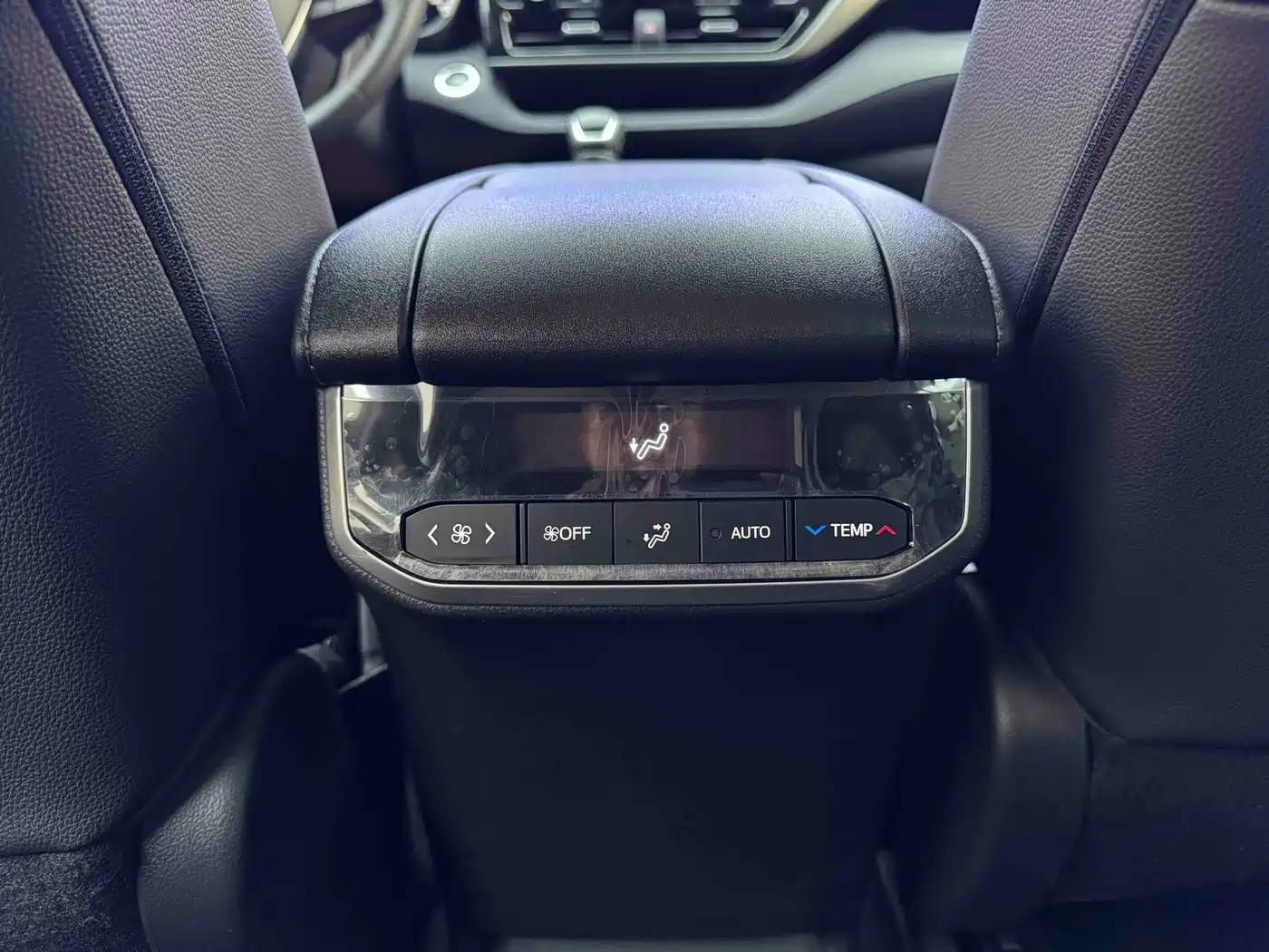 Toyota Highlander 2024 2.5L Smart Hybrid 4WD Premium 7-seater фото 13