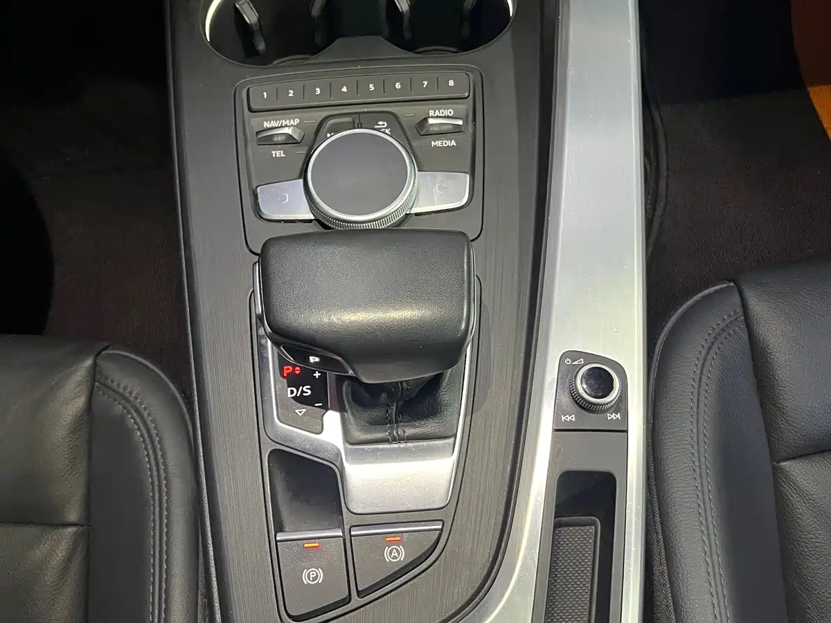 Audi A4L 2019 40 TFSI Fashion (China V) фото 27