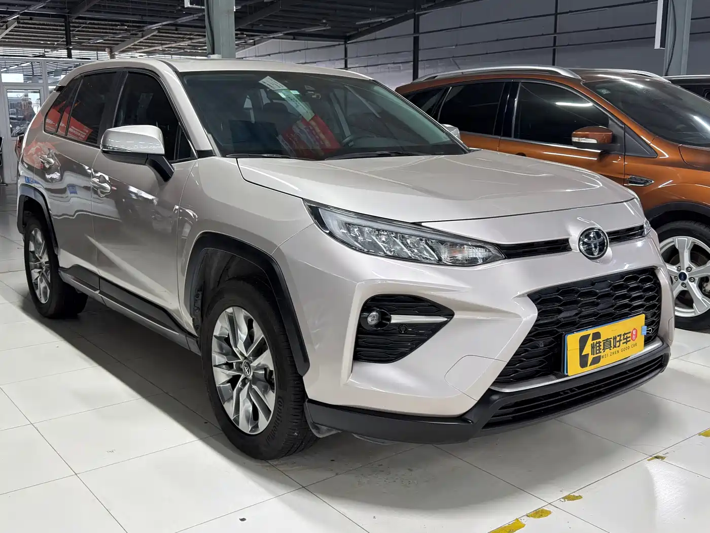 Toyota Wildlander 2020 2.0L CVT AWD Luxury Edition фото 3
