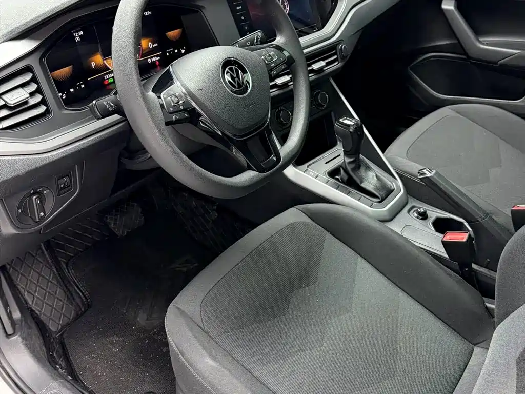 Volkswagen Polo 2023 Plus 1.5L Automatic Panorama Enjoyment Edition фото 5