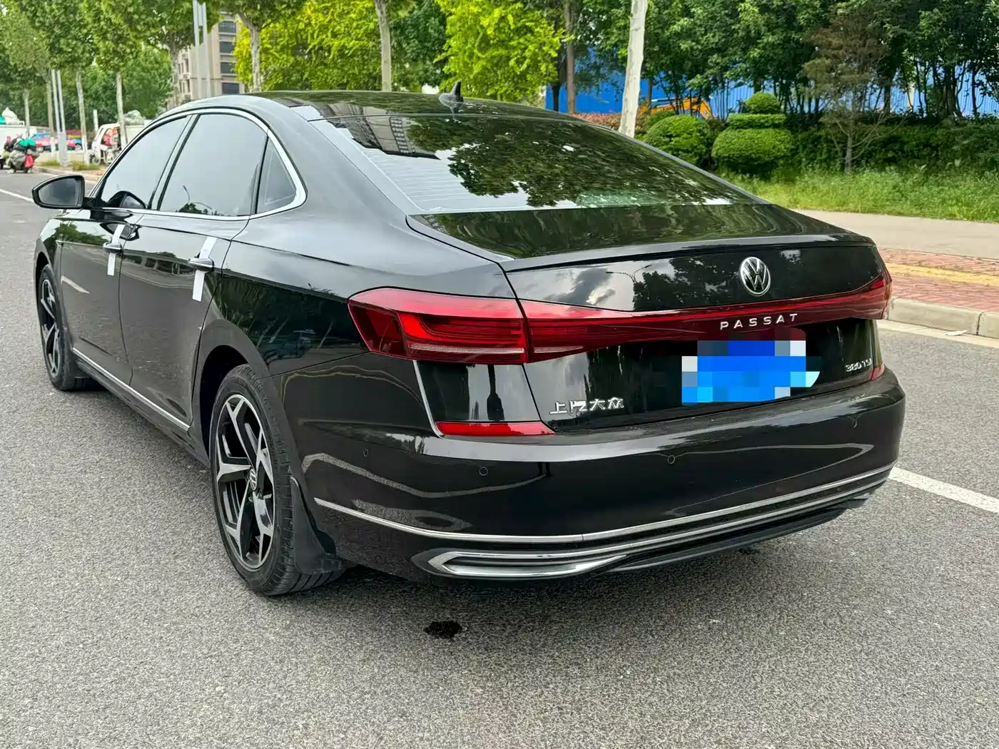 Volkswagen Passat 2024 380TSI Starlight Luxury Edition фото 5