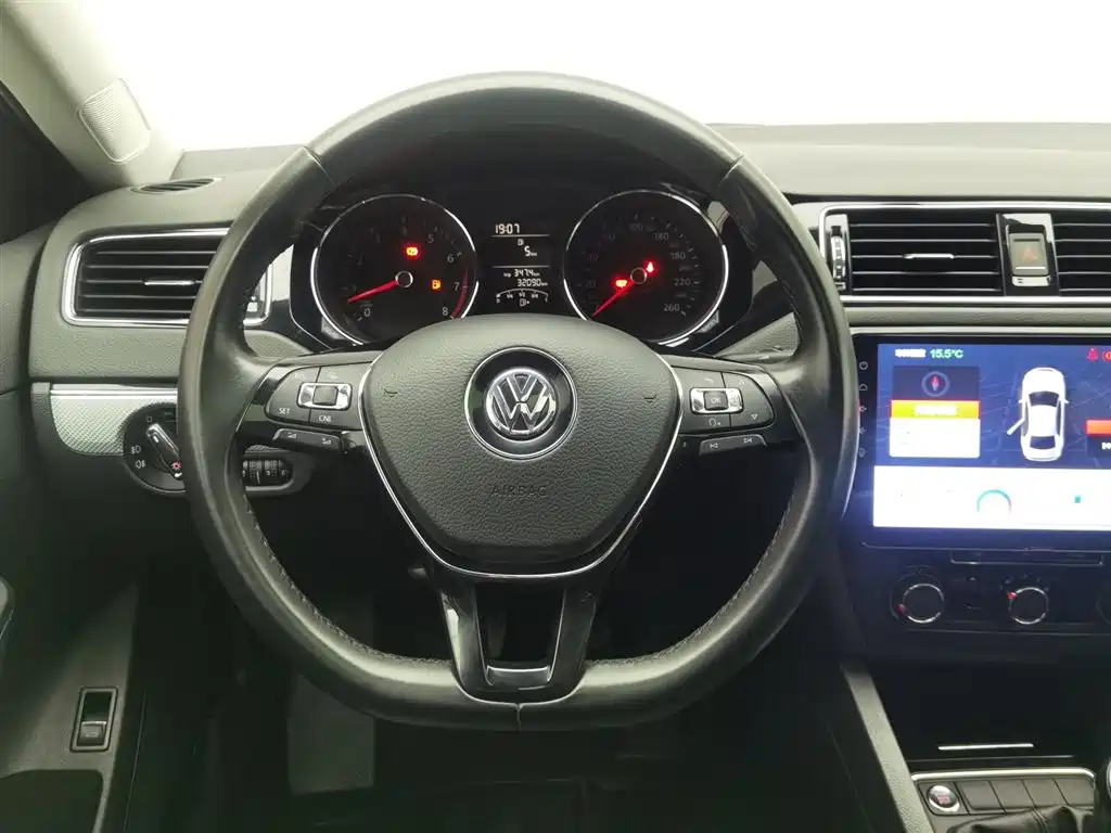 Volkswagen Sagitar 2017 1.6L Manual Comfort фото 11