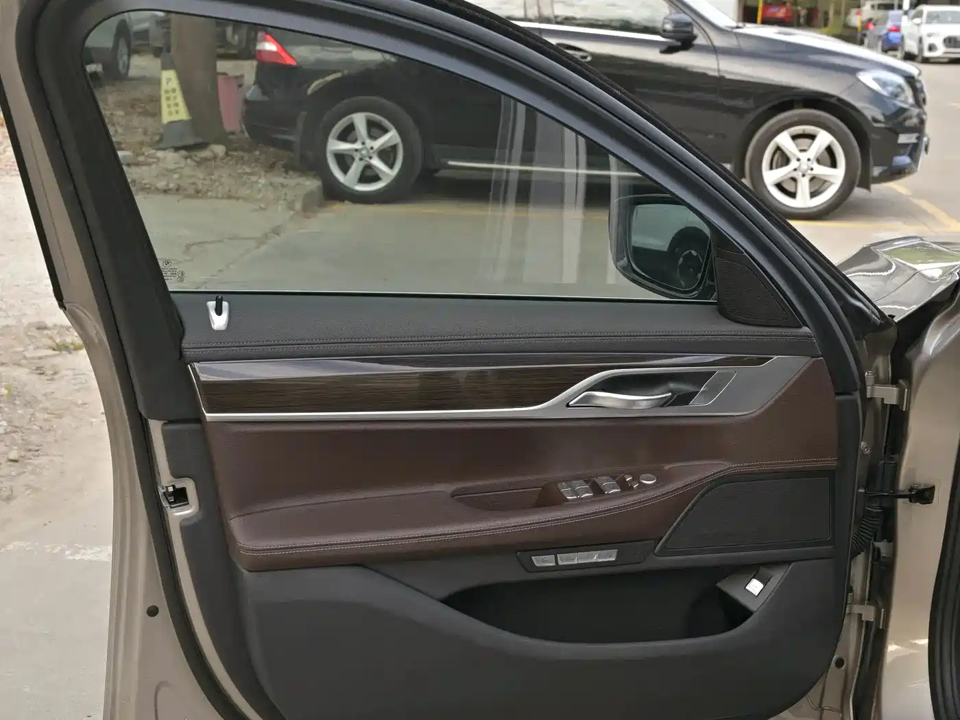 BMW 7 Series 2016 730Li Leading фото 22