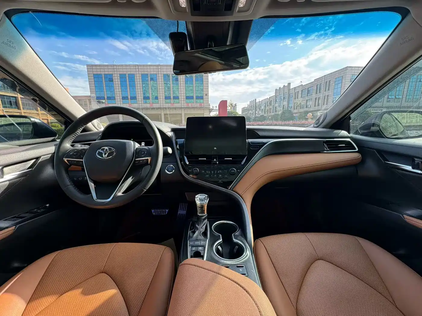 Фото 6 - Toyota Camry