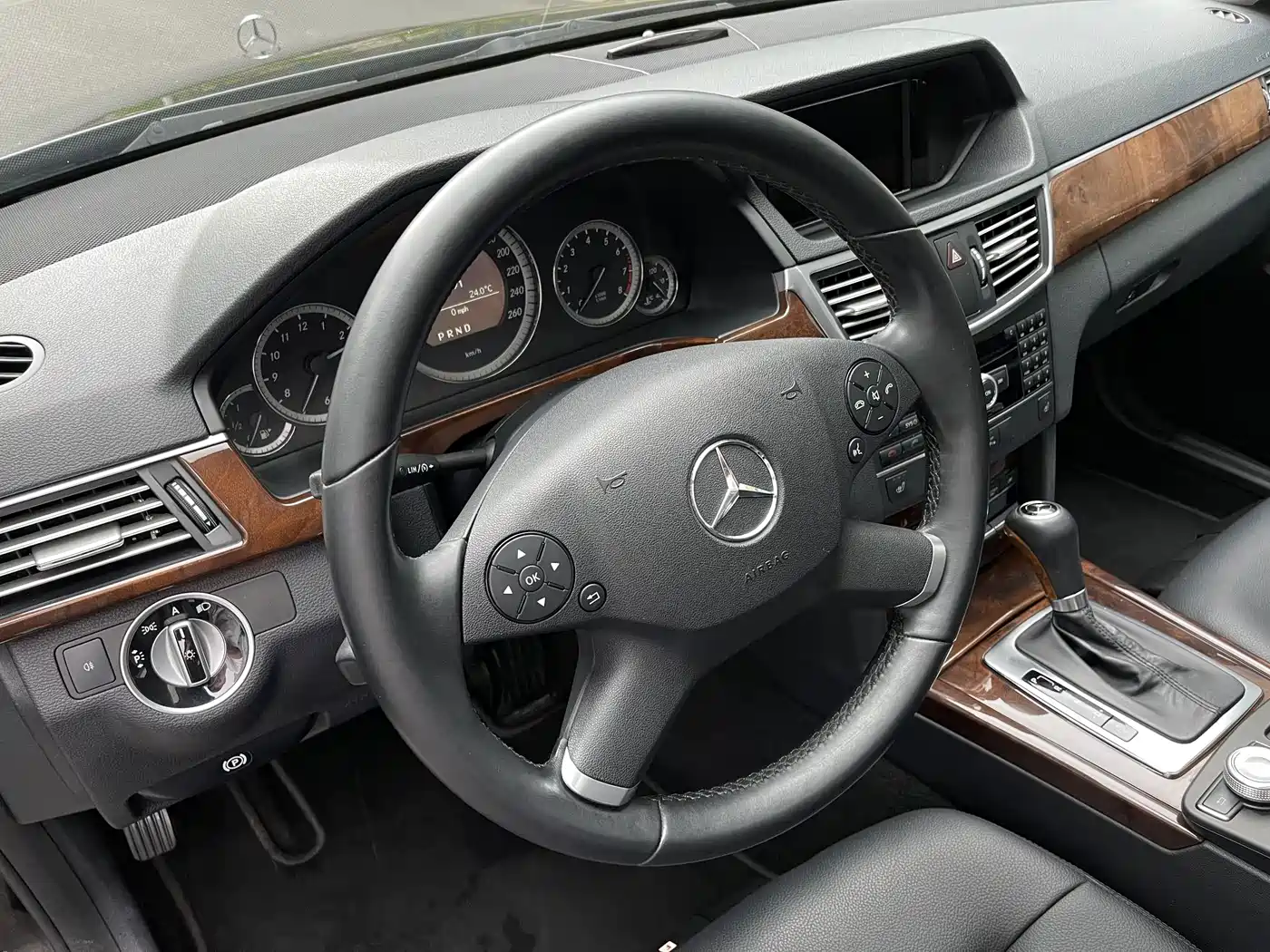 Mercedes-Benz E-Class 2011 2011 E 260 L CGI Fashion