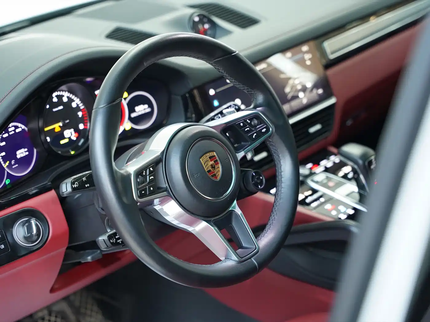 Porsche Cayenne New Energy 2022 Cayenne E-Hybrid 2.0T Platinum Edition фото 15