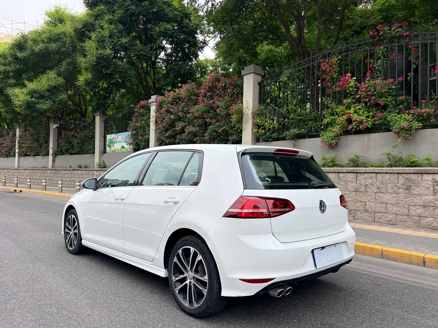Volkswagen Golf 2016 1.4TSI Automatic R-Line фото 15