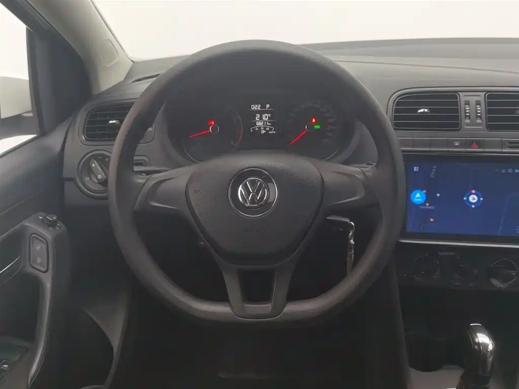 Volkswagen Polo 2016 1.4L Automatic Trend фото 11