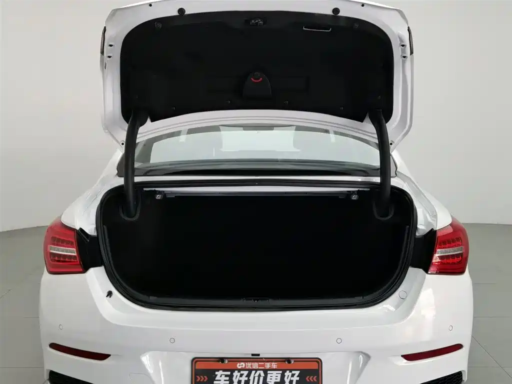 Hongqi H5 2020 1.5T DCT Qi Rhythm Edition фото 16