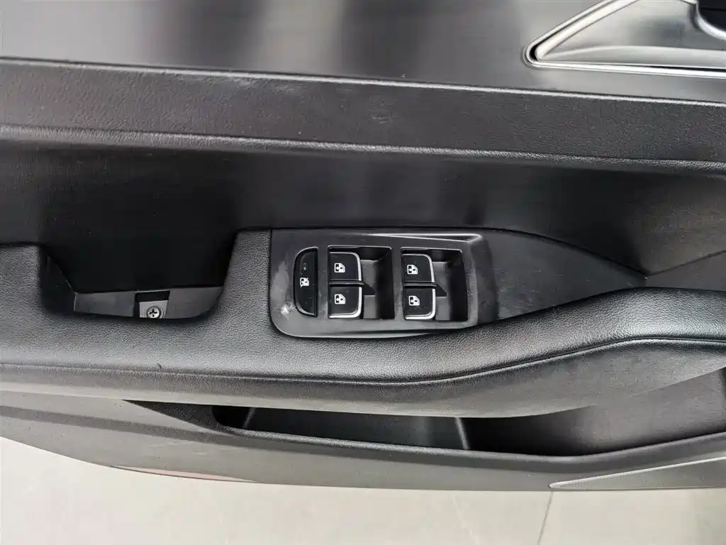 Hongqi H5 2020 1.5T DCT Qi Rhythm Edition фото 9