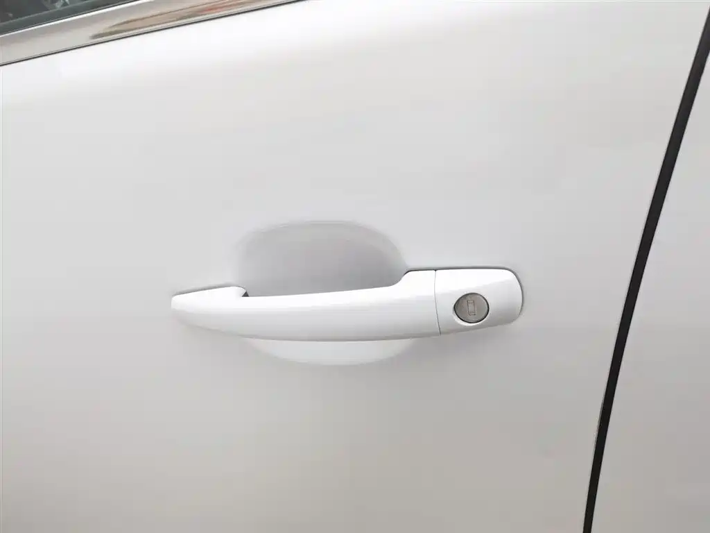Peugeot 3008 2015 2.0L Automatic Classic Edition фото 18