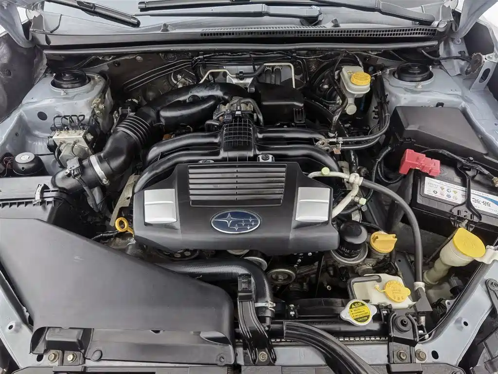 Subaru XV 2012 2.0i Luxury Edition фото 6