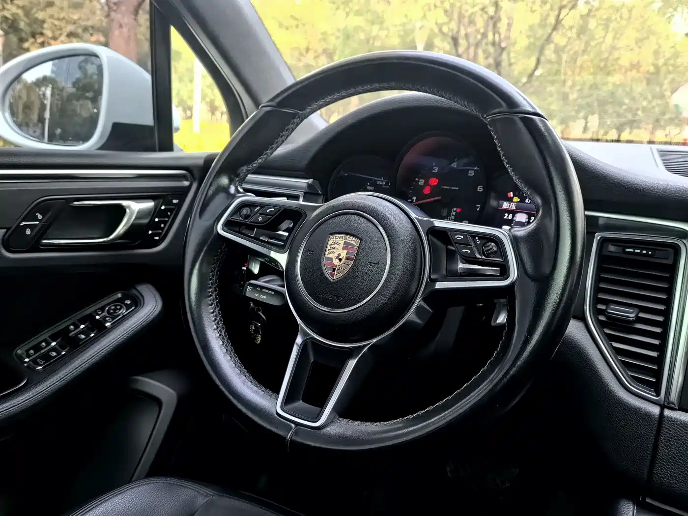 Porsche Macan 2016 Macan 2.0T фото 5