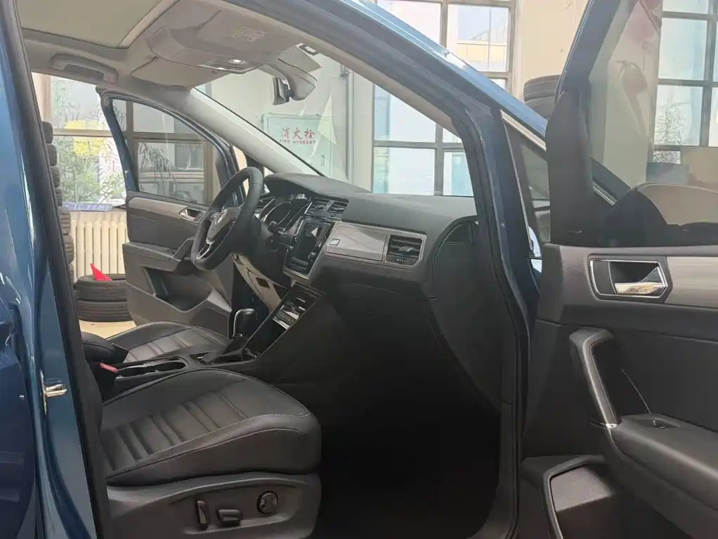 Volkswagen Touran 2023 2021 Touran L 280TSI DSG Cross Luxury 6-Seater
