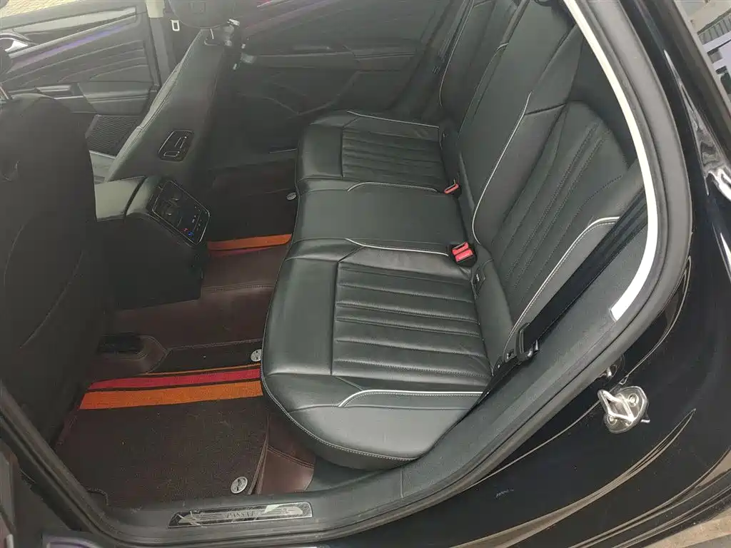 Volkswagen Passat 2023 Facelift 330TSI Starlight Elite Edition фото 17
