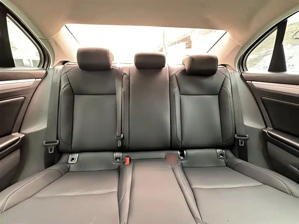 Volkswagen Lamando 2018 230TSI DSG Trend Edition фото 2